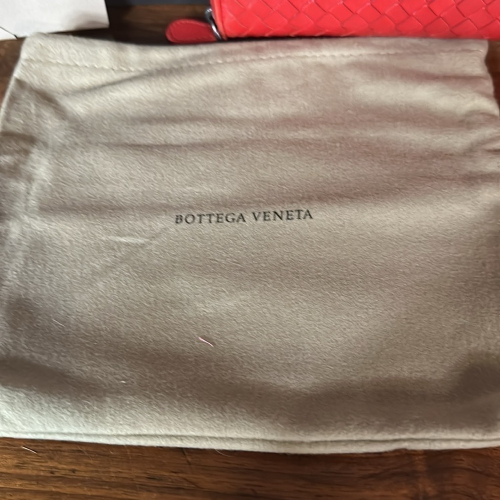 Bottega Veneta red wallet. - Picture 6 of 14
